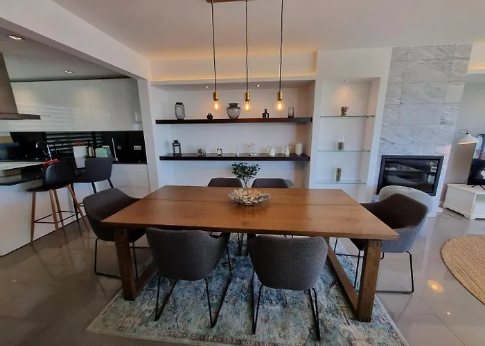 Luxury Design Villa *